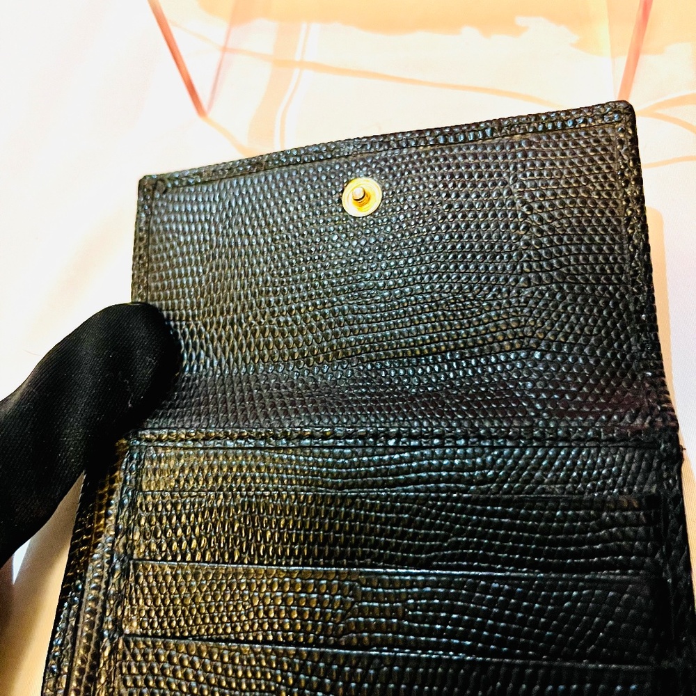 🌺Authentic Salvatore Ferragamo Kiss Lock Wallet - Picture 9 of 10